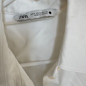 Women’s Zara white short sleeved blouse